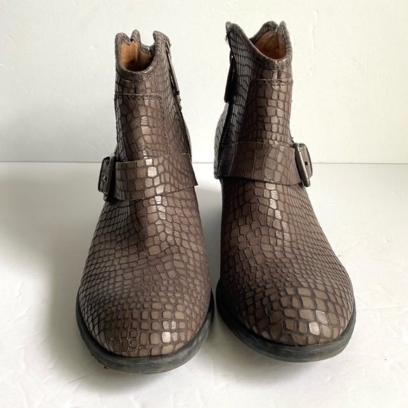 Donald Pliner Dalis Ankle Booties Croc Embossed Gray Leather Boots Womens 8 - Picture 4 of 12